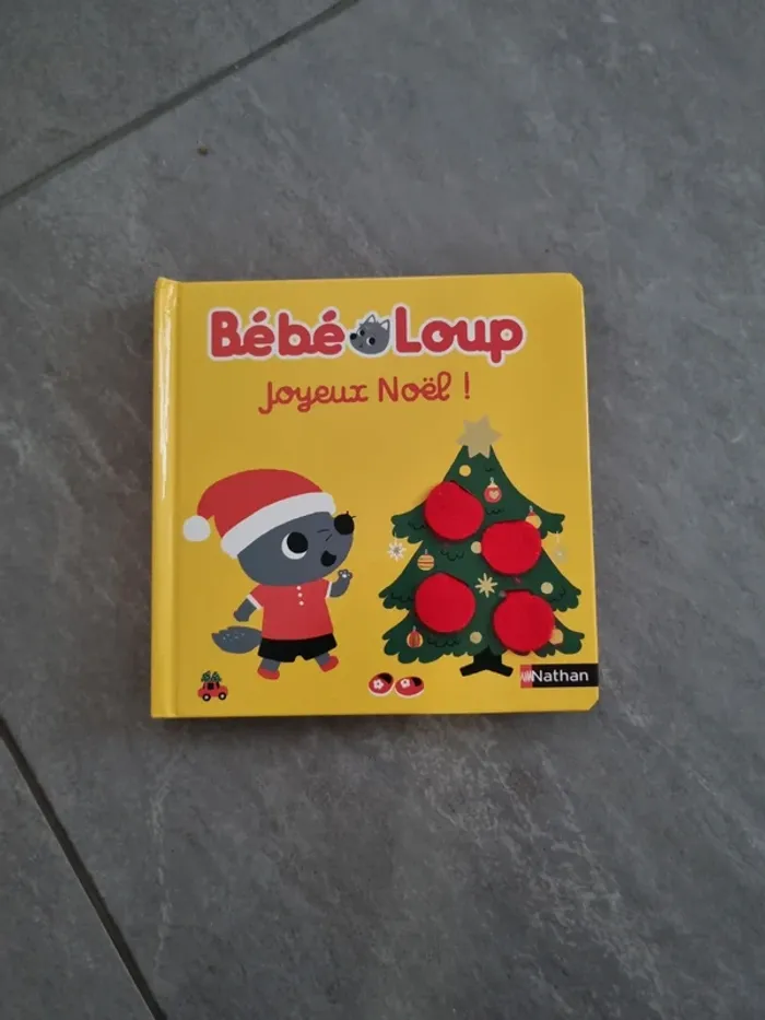 Bébé Loup Joyeux Noël