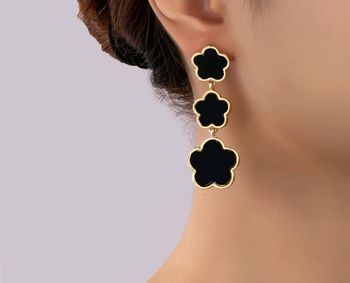 Boucles d'oreilles fleurs cinq pétales tendance