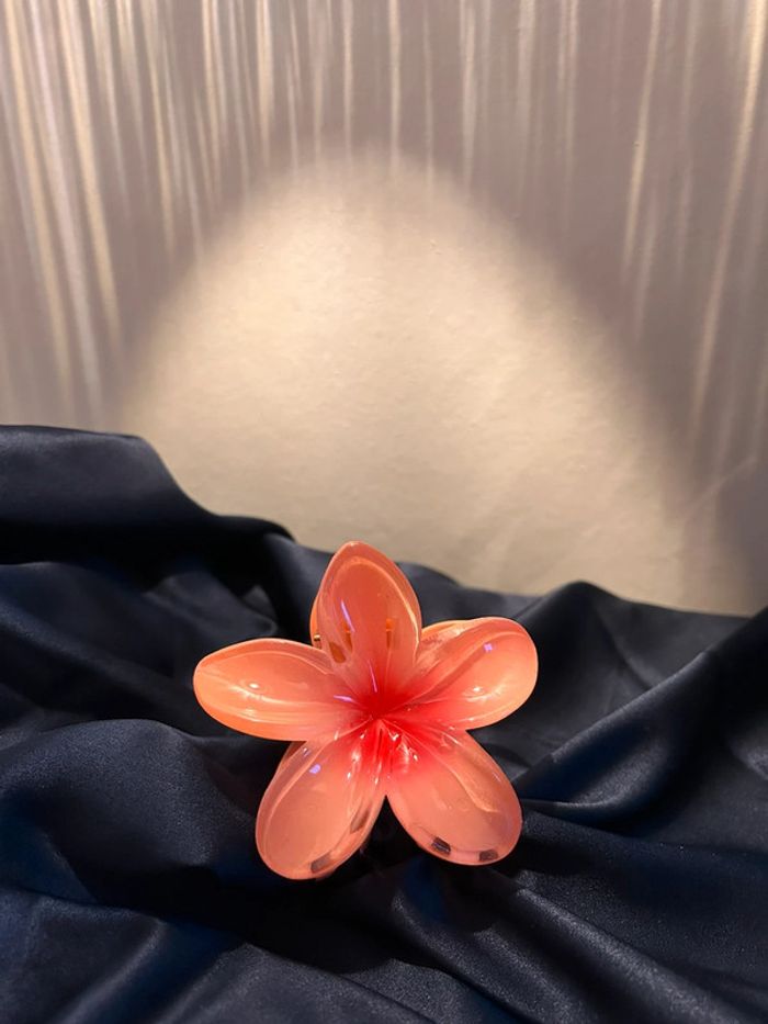 Pince à cheveux en forme de fleur 🌺 - photo numéro 2