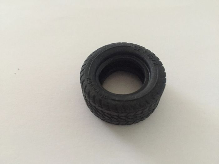 Pneu noir 30822990 pièce détachée Playmobil 5187 Fourgon et vedette de police #A52 - photo numéro 2