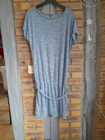 Robe manches courtes