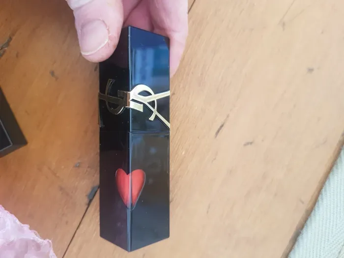 Encre / rouge à lèvres neuf Yves St Laurent