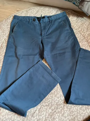 Pantalon chino bleu
