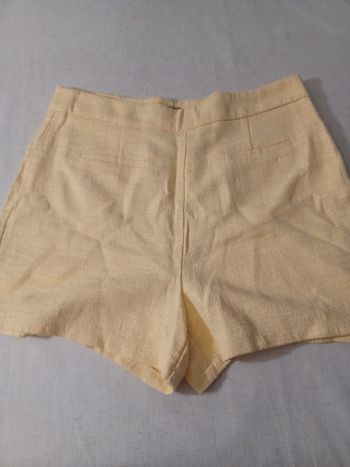 Short habillé jaune