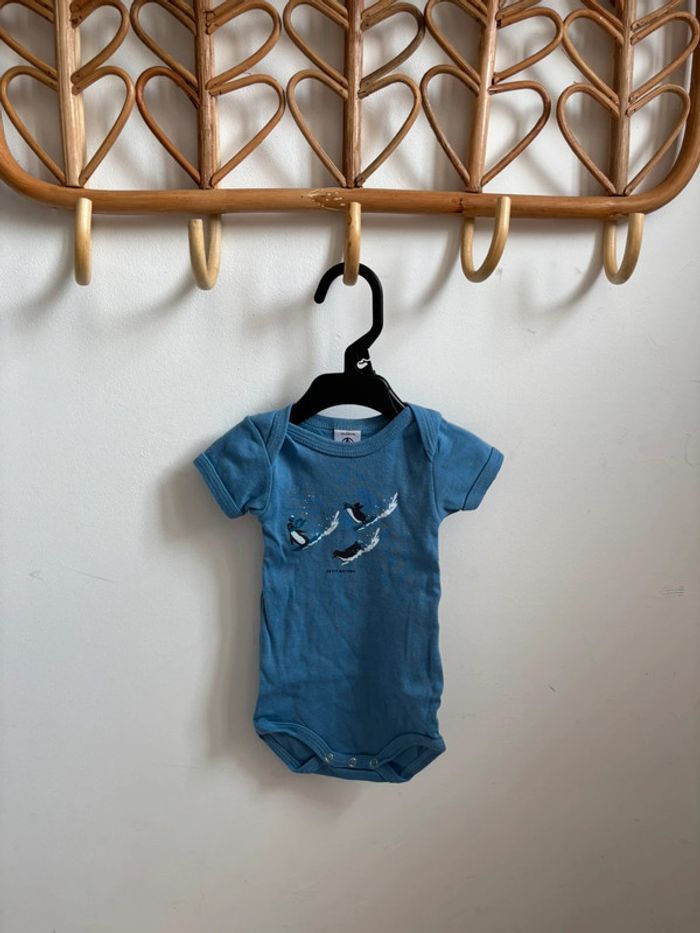 Lot 3 bodies blanc et bleu manches courtes Petit Bateau 3 mois - photo numéro 12