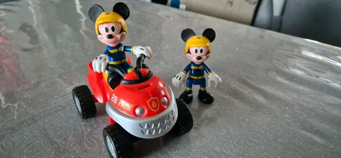Disney junior quad mickey and the roadster racer