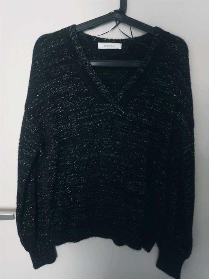 Pull doux noir brillants dorés col V dentelle Promod Taille M Neuf avec étiquette - photo numéro 3