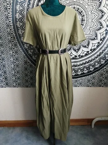 Robe longue kaki coupe "boule" sur le bas / shein / (44-0XL)