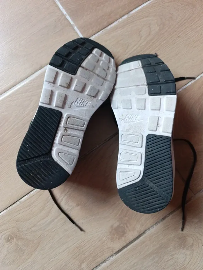 Nike air noires pointure 38 - photo numéro 3