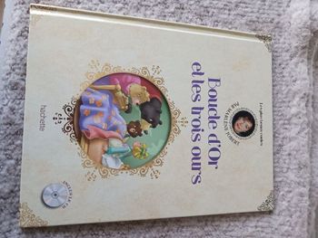 Livre avec histoire sur dvd