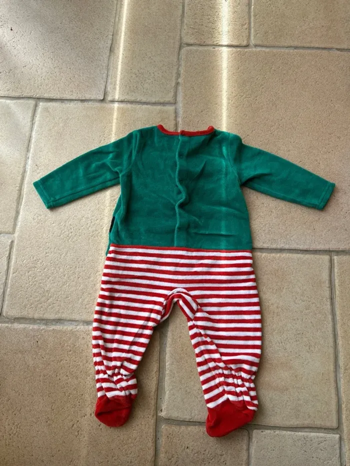 Pyjama de Noël – 9 mois - photo numéro 3