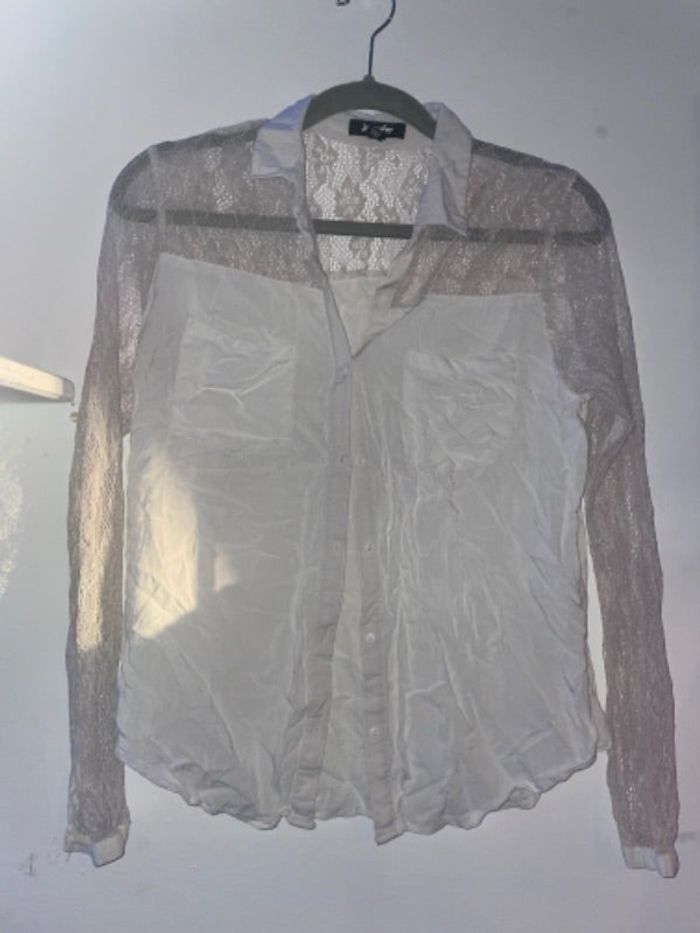 Chemise manches dentelles