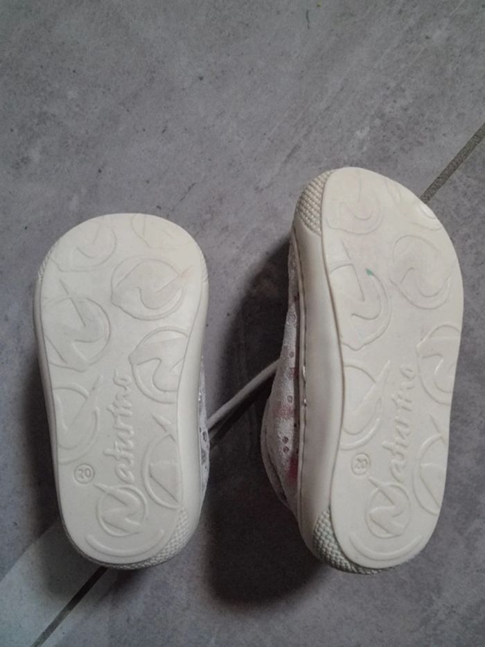 Chaussures blanches à bulles multicolores - photo numéro 2