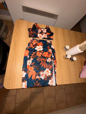 Ensemble deux pièces fleuri jupe longue fendue & crop top