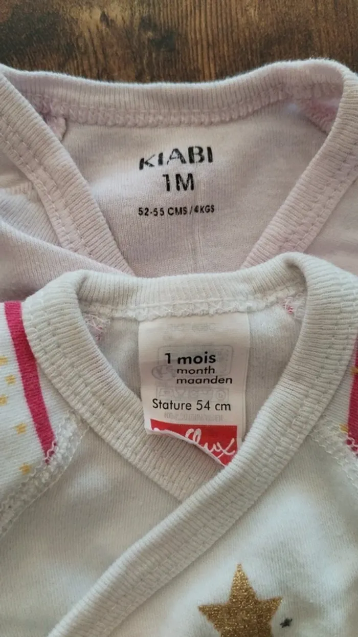Lot 3 bodies bébé fille – 1M & 3M (Kiabi, C&A) - photo numéro 2