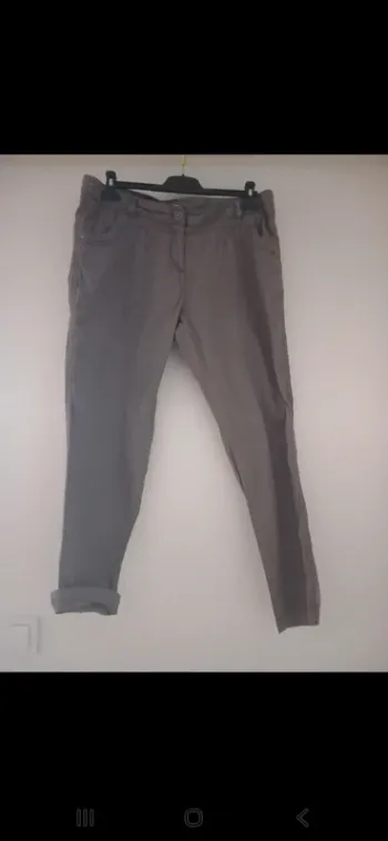 Pantalon beige clair femme – taille 42 (pantacourt)