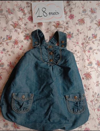 Robe boule taille 18 mois en très bon état