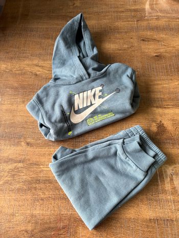 Ensemble Nike