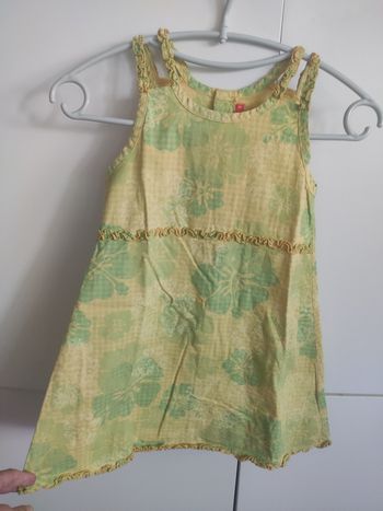 Robe fleurie jaune vert 6 ans