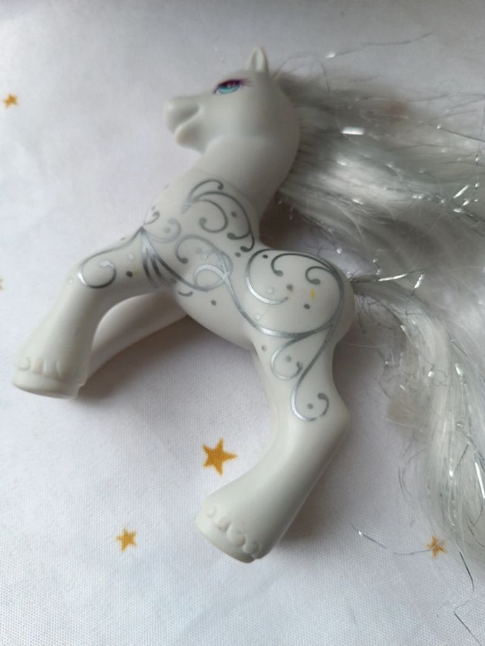 Little Pony petit poney argenté silver diamond star diamant 1997 swirl princesse magic hasbro - photo numéro 4