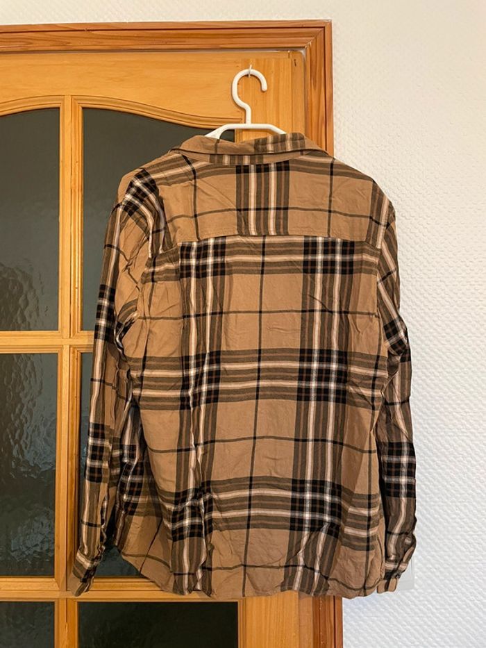 Sur Chemise - photo numéro 2