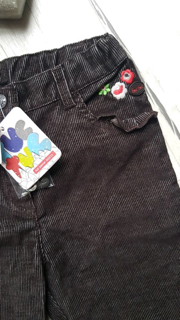 Sublime pantalon effet velours côtelé fille 5ans neuf - photo numéro 3