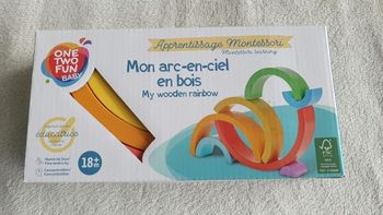 Arc-en-ciel en bois