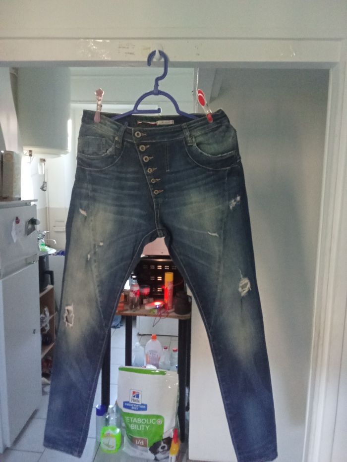 Jean please taille M. Très jolie très confortable très jolie très confortable - photo numéro 2
