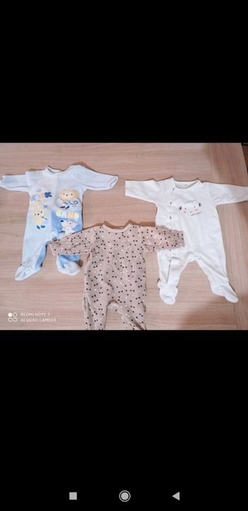 Lot pijama taille 1 mois