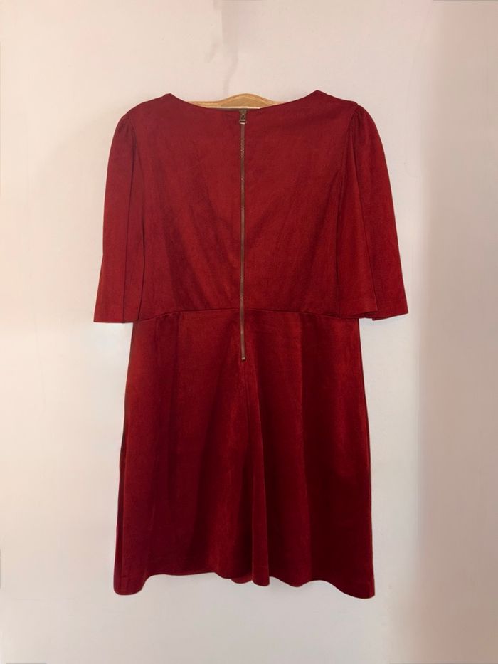 Robe Zara rouge brique – effet daim, manches 3/4 taille 38 en très bon état - photo numéro 2
