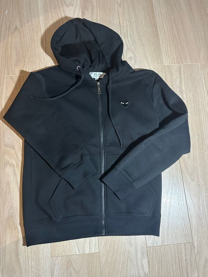 Sweat à capuche Comme des Garçons PLAY 🖤 - photo numéro 2