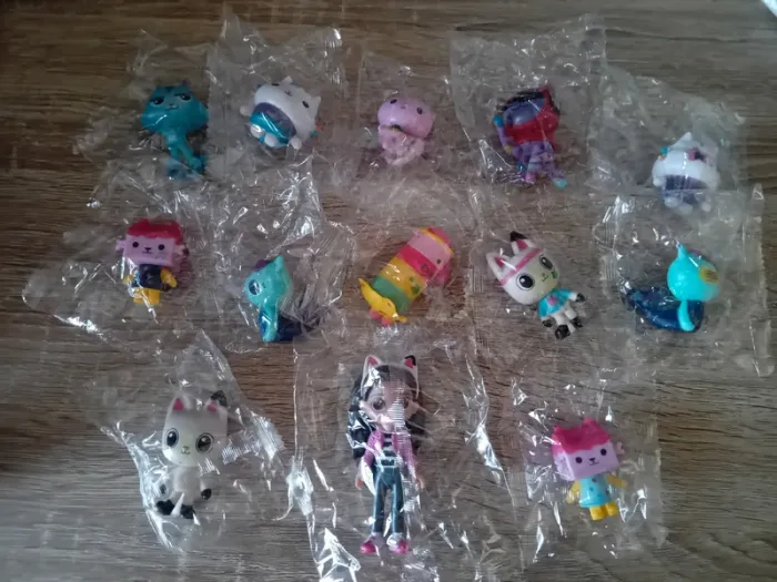Lot de 13 figurines Gabby chat Neuves
