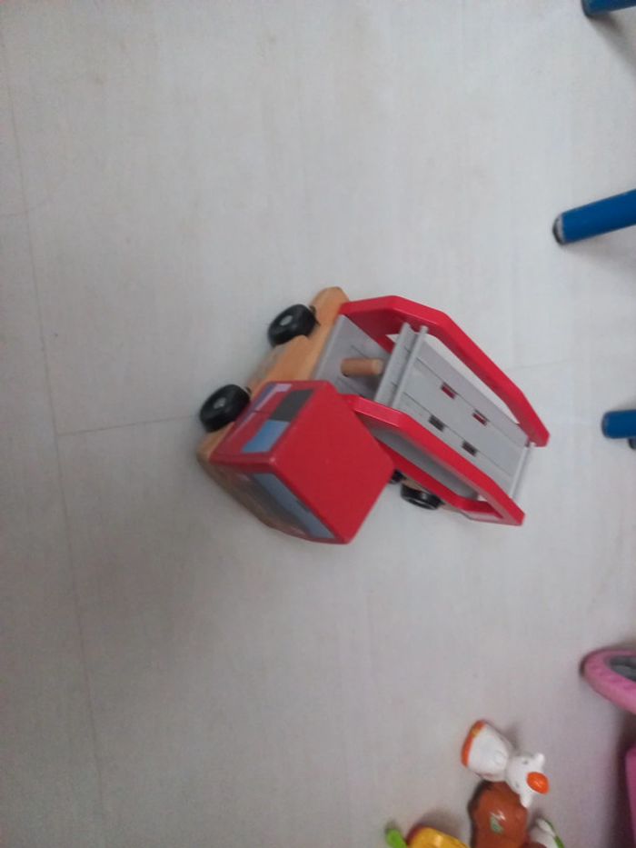 Camion avec remorque en bois - photo numéro 2