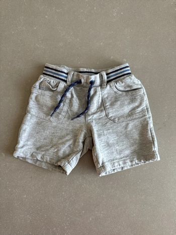 Short 2 ans