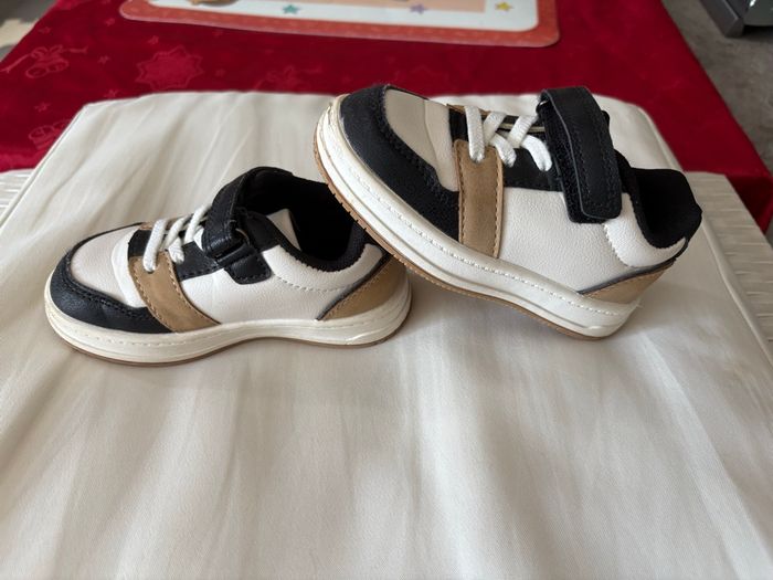Chaussures garçon taille 24 - photo numéro 4