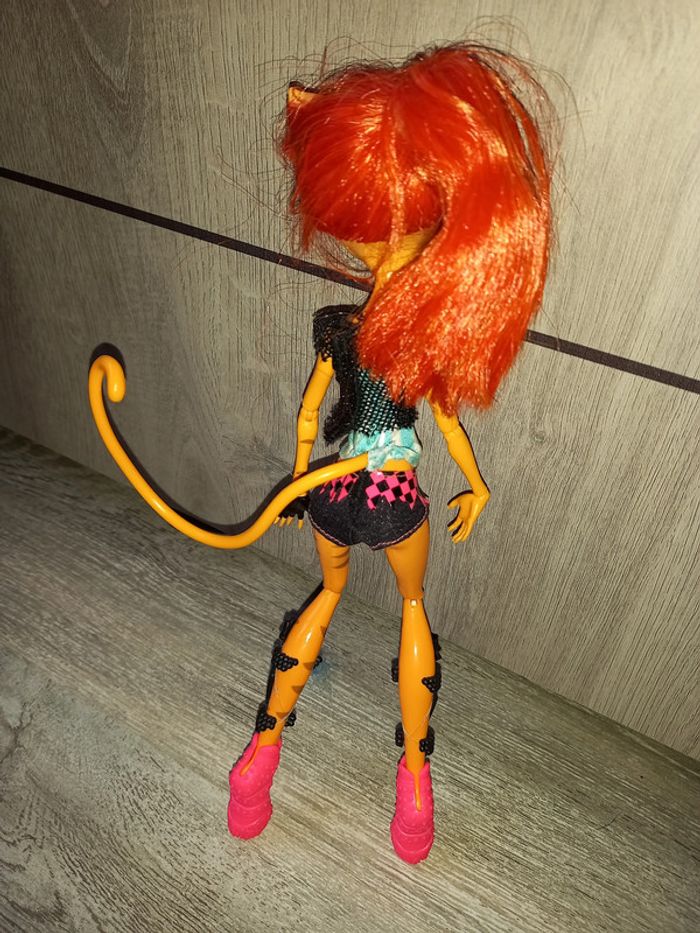 poupée monster high ghoul sports toralei stripe cat tastrophe - photo numéro 2