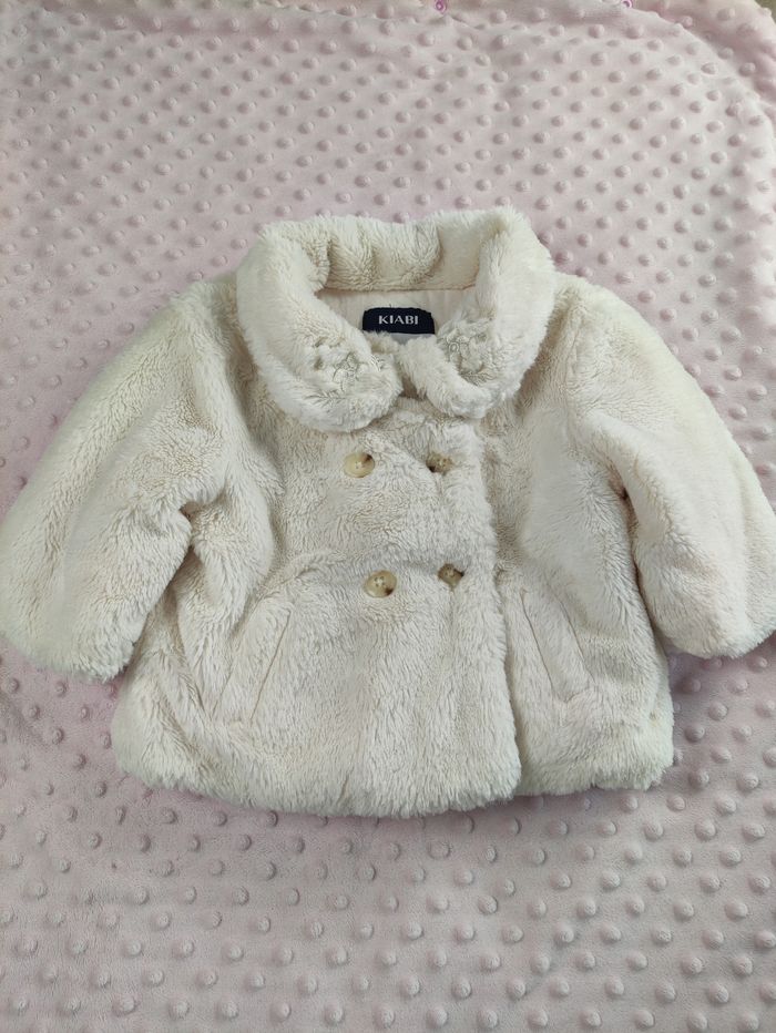 Manteau tout doux Kiabi taille 6 mois - photo numéro 1