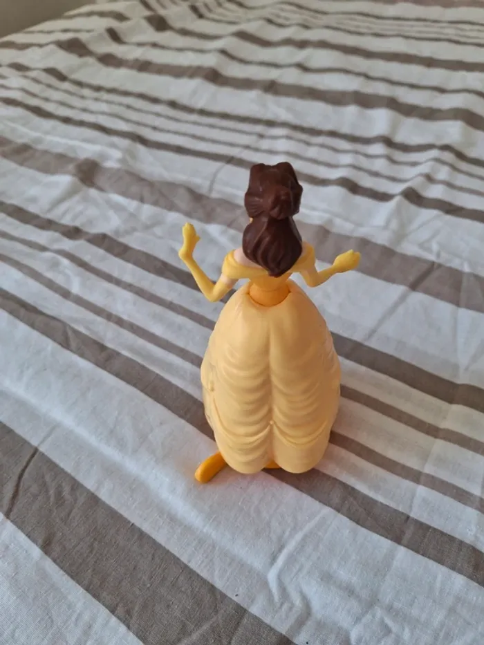 Figurine la belle et la bête kinder disney - photo numéro 4