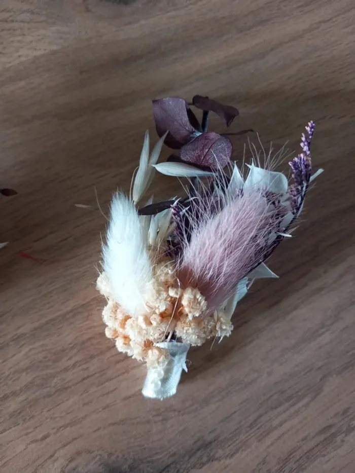 Barrettes / boutonnieres en fleurs sechees - photo numéro 8