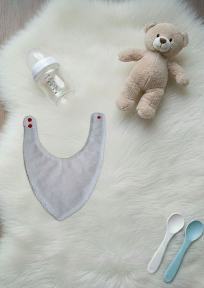 Bavoir bandana 9 mois à 18 mois Création fait main artisanale - photo numéro 3