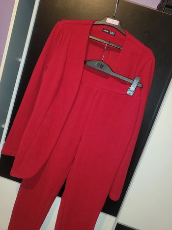 Ensemble tailleur rouge bordeaux
