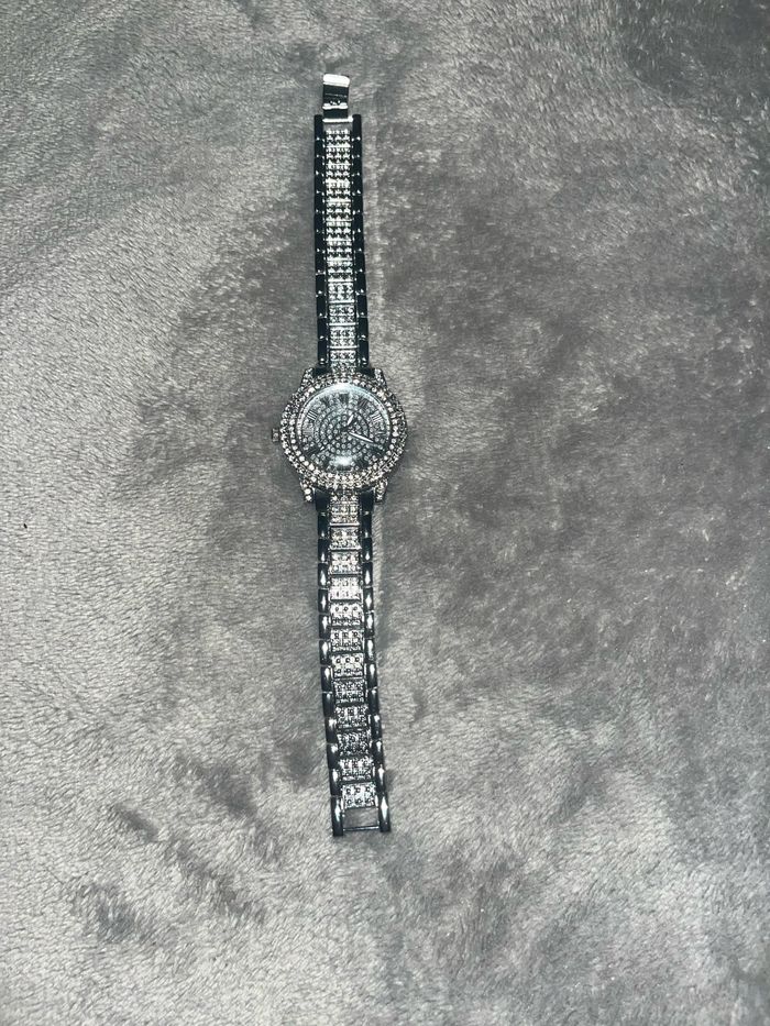Montre argentée