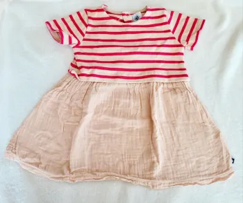 Robe à rayures roses