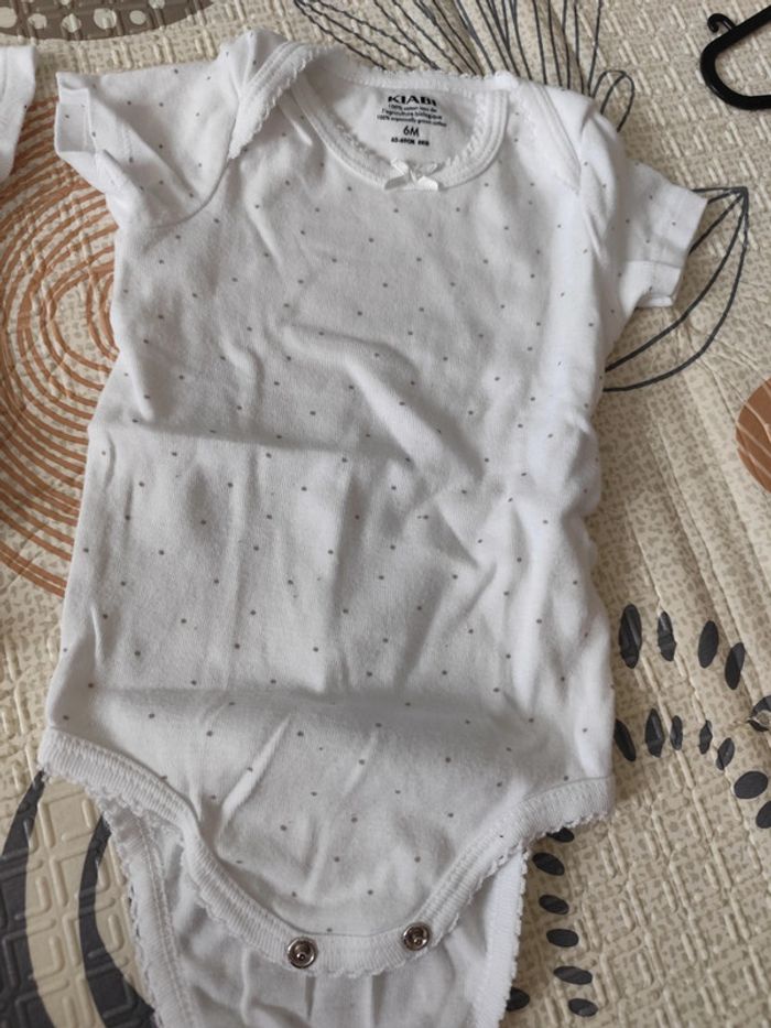 2 bodies 6 mois manches courtes fille NEUFS - photo numéro 5