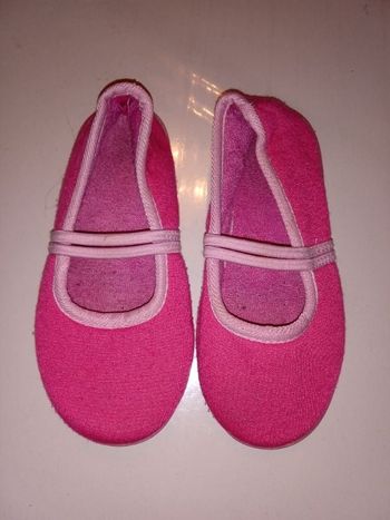 Chaussons rose taille 26