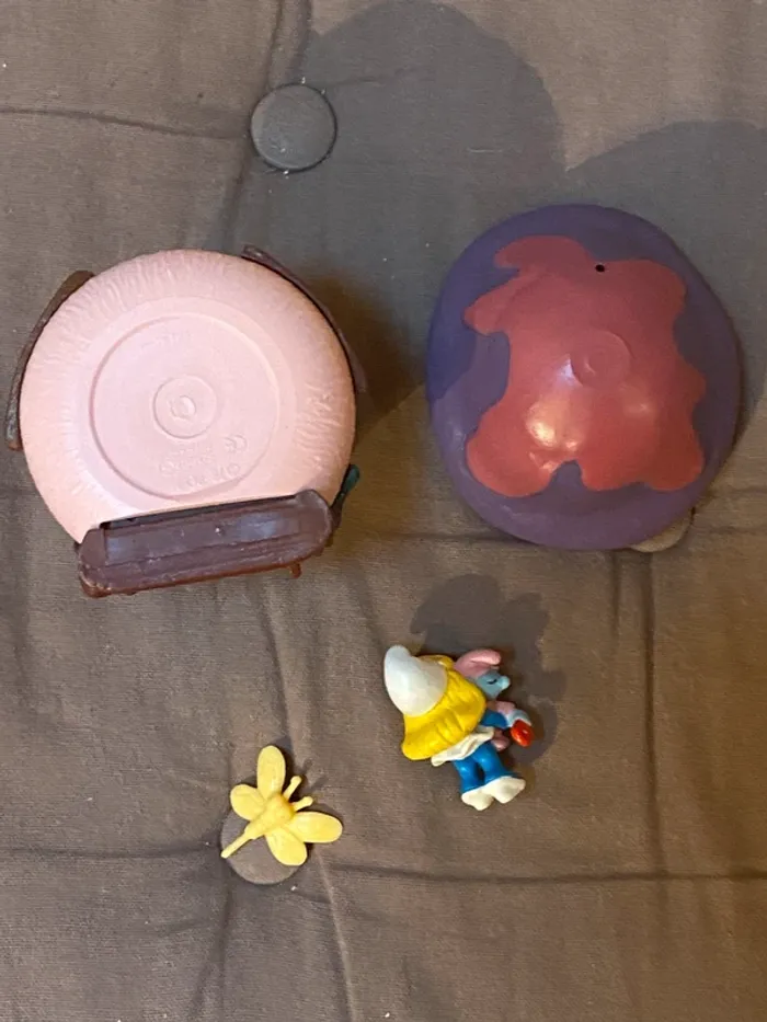 Maison de la Schtroumpfette + une figurine Schleich - photo numéro 4