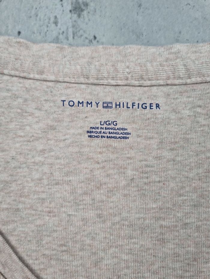 T-shirt col V Tommy Hilfiger beige chiné – Taille L Femme (mesures en photos) - photo numéro 7