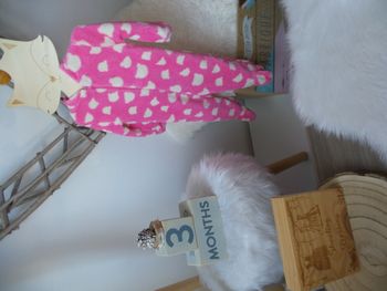 Jolie pyjama pilou pilou zipé doux chaud rose nuage Kimadi bébé fille 3 mois