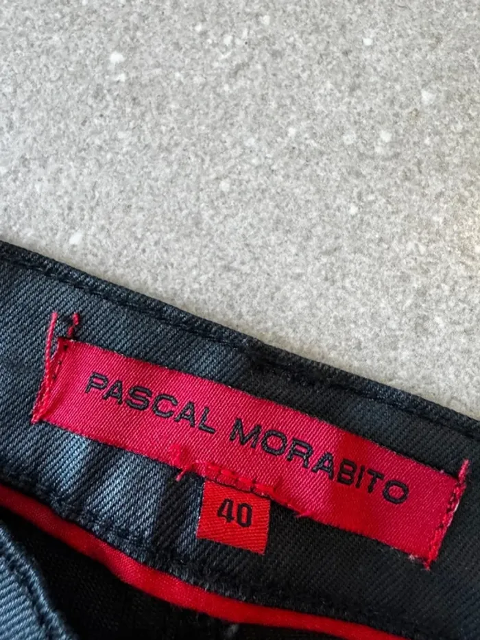 Jean noir Pascal Morabito, taille 40, très bon état, 42x110cm - photo numéro 2