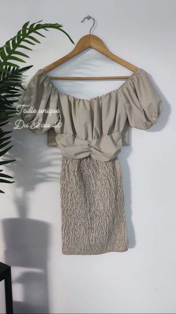 Magnifique robe manches courtes